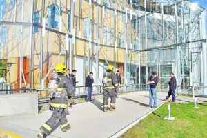 Simulacro en edificio