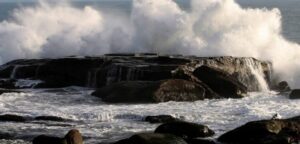Onemi amplía decreto de Alerta Temprana por marejadas a diez regiones del país