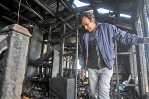 Familia damnificada por incendio espera recibir ayuda de la comunidad