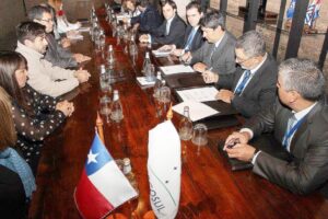 Aduanas del Mercosur firman acta de cooperación con Chile