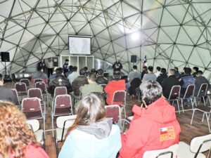 “Puerto Hambre” se proyectó  en la Antártica