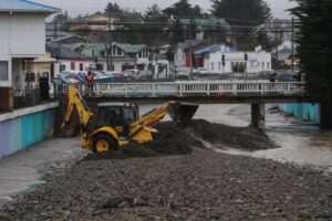 Inician limpieza de sedimento en Río Las Minas