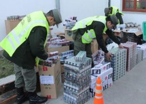 Gendermería de Argentina desbarató ingreso de cigarillos desde Chile a Río Grande