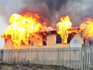 Incendio destruyó vivienda de funcionario municipal