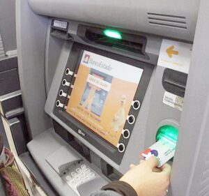 Funcionarios de Brinks no  llegan a acuerdo y sigue el paro