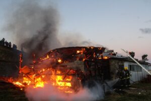 Intencional habría sido incendio que afectó instalaciones de la capilla Padre Alberto Hurtado