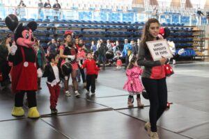 Más de 700 niños participaron del carnavalito aniversario de Puerto Natales