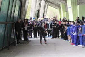 Más de 150 escolares participaron en encuentro de atletismo