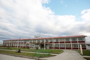 Conductor resultó lesionado  luego de volcar en la Ruta 9 Norte