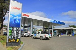 Millonario robo de neumáticos desde estación de servicios Copec