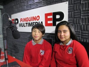Candidatos a reina y rey visitaron los estudios de Pingüino Radio