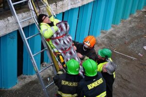 Trabajador cayó al Río las Minas en plena labor de limpieza