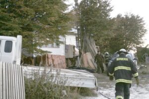 Falta de señales en caminos rurales dificulta llegada de Bomberos a emergencias