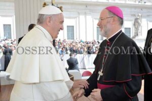 “Con el Papa hablé sobre su venida a Chile”, dijo obispo Bernardo Bastres