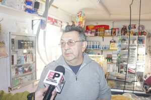 Vecinos impactados con la detención de su almacenero denunciado por violación