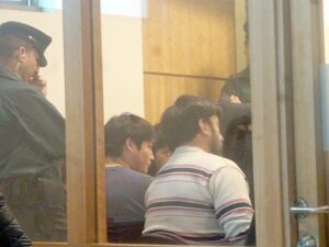 Cuatro detenidos por brutal agresión a hermanos en un bar