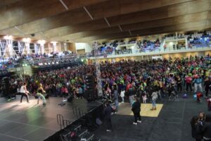 1500 personas bailaron con Bruno y Flaviana en el aniversario 104 de Puerto Natales