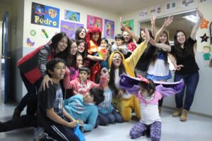 Candidatas de Natales visitan hogar de anciano y la residencia familiar madre Teresa de Calcuta