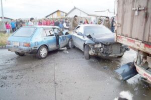 Joven de 15 años al volante provocó violento accidente