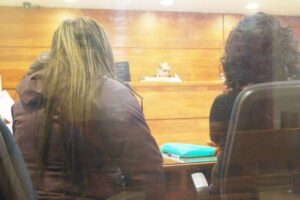 Capturan a mujer con orden de detención pendiente de Puerto Montt