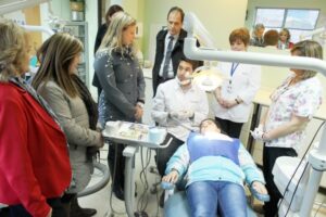 Casi 800 mujeres serán beneficiadas por programa odontológico en Magallanes