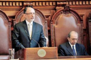 Senador Bianchi será juzgado tras perder su fuero parlamentario en Corte Suprema