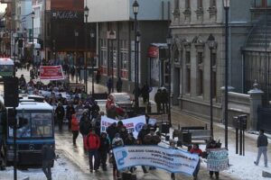 Escasa adhesión de profesores tuvo marcha contra carrera nacional docente