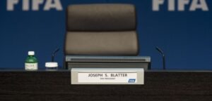 Joseph Blatter dimite de la FIFA: “Pongo mi cargo a disposición”