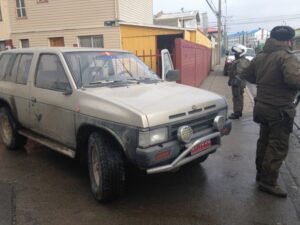 Menores de edad robaron vehículo a mujer que pidió ayuda radial para encontrarlo