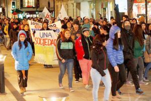 Carrera Docente: profesores siguen lucha y hoy marchan con escolares y universitarios