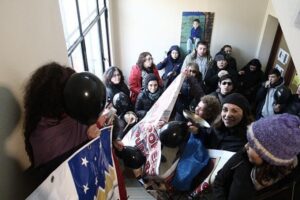 Estudiantes y profesores de Punta Arenas exigen cumplimientos de petitorios