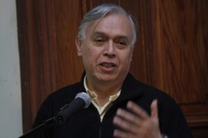 Ministro de Agricultura reconoce necesidad de otorgarle valor económico al guanaco