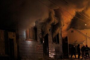 Problema en estufa a gas originó incendio de vivienda