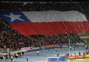 Gobierno autorizó ingreso de la bandera gigante al encuentro de “La Roja” ante Bolivia