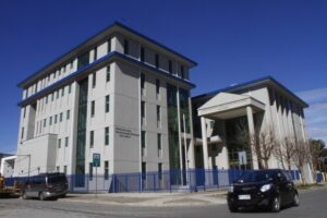 Lo condenaron por golpear a su mujer que presentaba un embarazo de seis meses