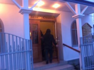 Restos de mujer encontrada sin vida en el Estrecho de Magallanes son velados en Iglesia Anglicana