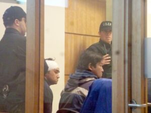 Amigos fueron detenidos por agredirse con cuchillo y hacha