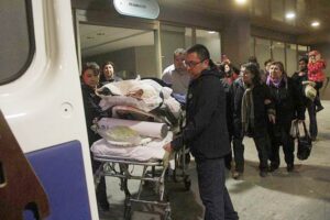Niño que sufrió graves quemaduras se mantendrá en coma inducido