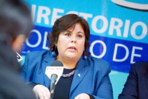 Profesores arremeten contra alcalde por descuentos de sueldo por paro