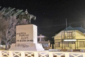 Cuantiosos daños provocan “señores spray” en monumentos y bienes públicos y privados