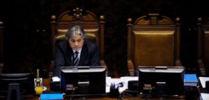 Alejandro Navarro abandona vicepresidencia del Senado tras aprobación de censura en su contra