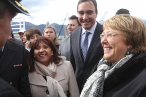 Bachelet firmará alianza con petroleros y Economía sellará inversión en nueva visita