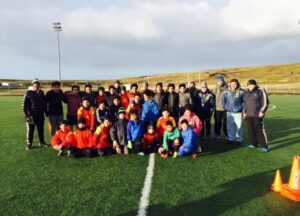 Niños de Porvenir de la Escuela de Fútbol Unión Española viajarán a Santiago