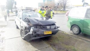 Daños en vehículos tras colisión ocurrida en Avenida Bulnes
