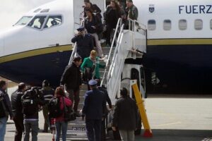 Presidenta Bachelet retornó a Santiago luego de su visita a Cerro Sombrero