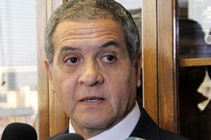 Oficial en retiro que vivía en Punta Arenas fue sometido a proceso y quedó detenido en Batallón de Peñalolén