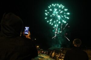 Con maravilloso espectáculo pirotécnico Punta Arenas despidió el Carnaval de Invierno 2015