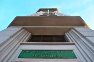 ENAP Magallanes desvincula a funcionarios de trayectoria en medio de reestructuración