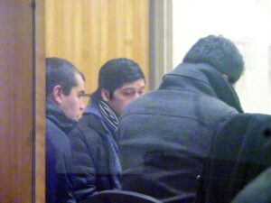 Más de cinco años de cárcel arriesgan acusados de robar y quemar vehículo