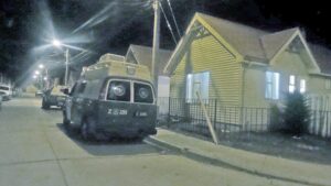 Ladrones que ingresaron a robar a la casa de un carabinero se llevaron dos computadores